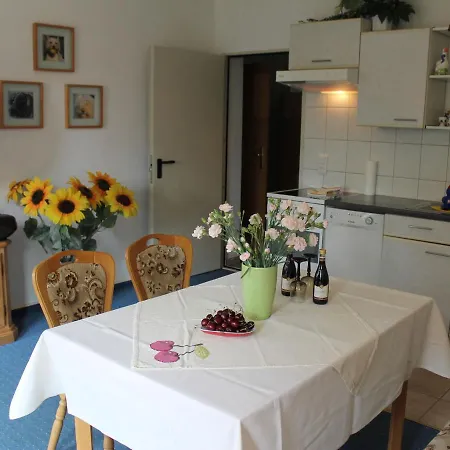 펜션 Spacious Bungalow In Near Sea Beach *